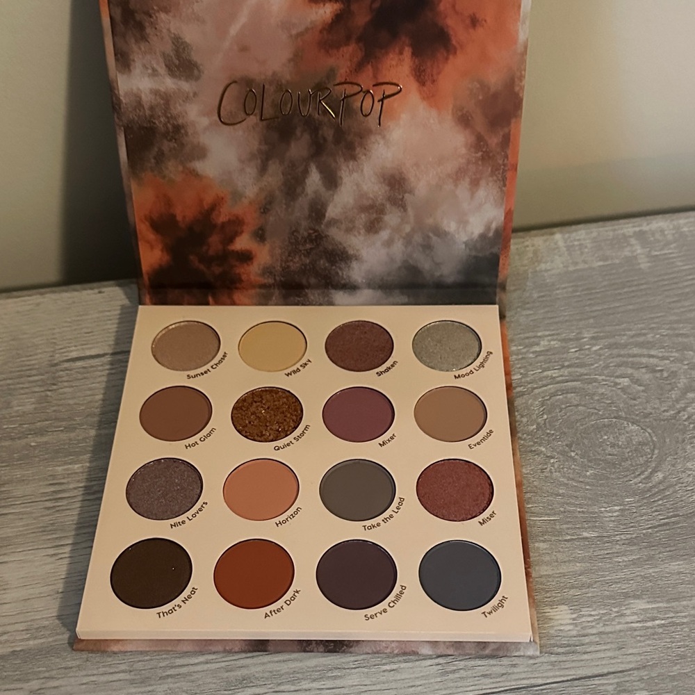NWOT ColourPop Smoky Neutrals Eyeshadow Palette